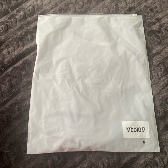 The Twist Bralette size Medium Naturyl By Niykee. NWT New With Tags - Picture 2 of 9